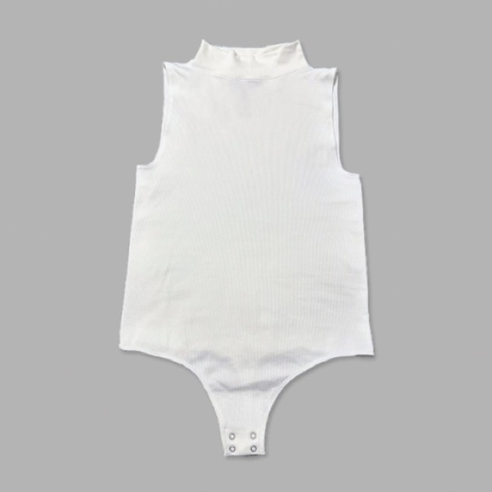 White House Black Market Mock Neck Bodysuit M/L White Sleeveless Stretch Knit